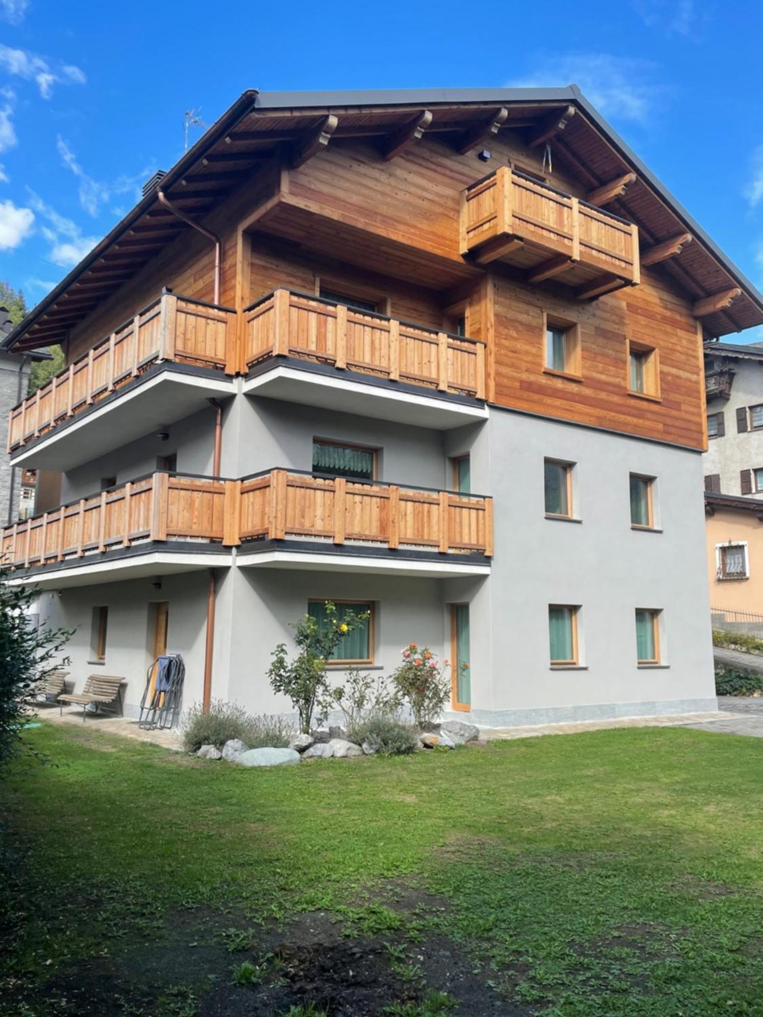 La Casa Di Armando Aparthotel Bormio Exterior photo